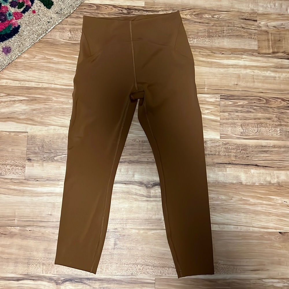 EUC Lululemon size 8 instill leggings